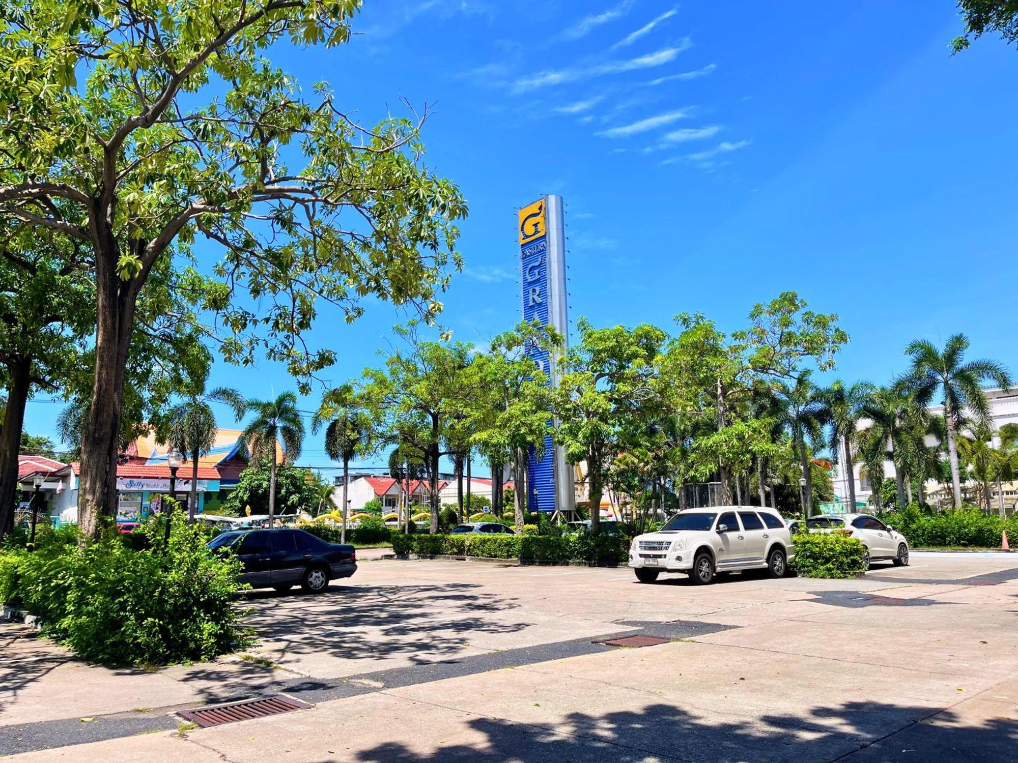 Eastern Grand Palace Pattaya Exterior photo